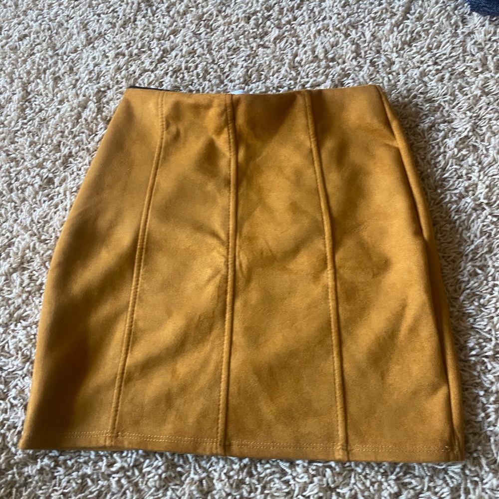 American Threads size small suede skirt